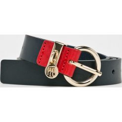 Tommy Hilfiger - Pasek skórzany. Czarne paski damskie marki TOMMY HILFIGER, w paski, ze skóry. W wyprzedaży za 219,90 zł.