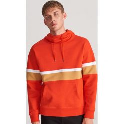 Bluza z kolorowymi wstawkami - Pomarańczowy. Pomarańczowe bluzy męskie Reserved, s, bez wzorów, bez kołnierzyka, bez rękawów, bez kaptura. Za 119,99 zł.
