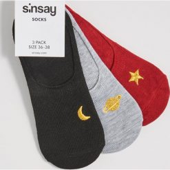 Balerinki z haftem - Wielobarwn. Baleriny damskie Sinsay, z haftami, bez obcasa. Za 9,99 zł.