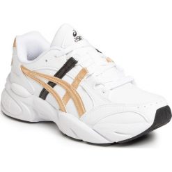 Sneakersy ASICS - Gel-Bnd 1022A194 White/Champagne 101. Białe półbuty damskie Asics, ze skóry ekologicznej. Za 349,00 zł.