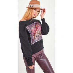 BLUZA Versace Jeans Couture. Czarne bluzy damskie Versace Jeans Couture, xs, z nadrukiem, z bawełny, bez rękawów, bez kaptura. Za 1109,00 zł.