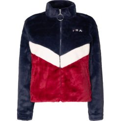 Kurtka FILA CHARMAINE. Czerwone płaszcze damskie Fila, bez wzorów, sportowe. W wyprzedaży za 402,00 zł.
