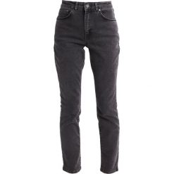 Boyfriendy damskie: The Ragged Priest BUTT CUT Jeansy Straight Leg grey denim