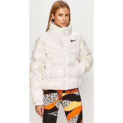 Nike Sportswear - Kurtka puchowa. Białe kurtki damskie Nike Sportswear, s, bez wzorów, z poliesteru, krótkie. Za 849,90 zł.