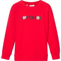 Bluza bonprix truskawkowy. Czerwone bluzy dziewczęce bonprix, z nadrukiem, z bawełny, bez rękawów, bez kaptura. Za 44,99 zł.