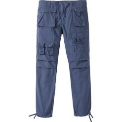 Spodnie bojówki Loose Fit bonprix indygo. Niebieskie bojówki męskie bonprix. Za 59,99 zł.