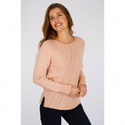 Sweter "Pompier" w kolorze jasnoróżowym. Czerwone swetry klasyczne damskie marki Scottage, z wełny, z okrągłym kołnierzem. W wyprzedaży za 86,95 zł.