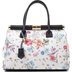 Torebki klasyczne damskie: Skórzana torebka w kolorze czarnym ze wzorem – 33 x 28 x 16 cm