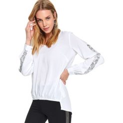 Koszula damska z ozdobną taśmą. Białe koszule damskie Top Secret, na zimę, m, bez wzorów, z tkaniny, eleganckie, z dekoltem w serek, z długim rękawem. W wyprzedaży za 49,99 zł.