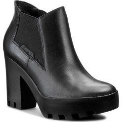 Botki CALVIN KLEIN JEANS - Sandy R3494 Black. Brązowe buty zimowe damskie marki Calvin Klein Jeans, z jeansu, na obcasie. W wyprzedaży za 339,00 zł.