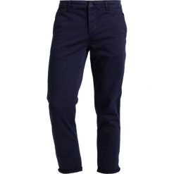 Jeansy męskie: BONOBO Jeans Chinosy black iris