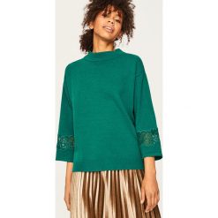 Sweter z koronkowymi panelami - Khaki. Brązowe bez kategorii Reserved, s, z koronki. Za 119,99 zł.