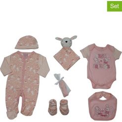 7-częściowy zestaw "Comforter Bear/ Rabbit" w kolorze jasnoróżowym. Różowe śpiochy niemowlęce Just Too Cute, z aplikacjami, z bawełny. W wyprzedaży za 87,95 zł.