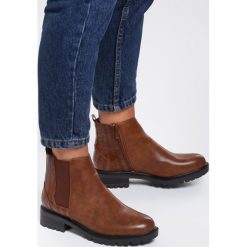 Camelowe Botki Cassidy. Brązowe botki damskie Inny, bez obcasa, na płaskiej podeszwie, bez zapięcia. Za 109,99 zł.