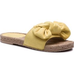 Klapki BASSANO - WS6758-02 Yellow. Żółte klapki damskie Bassano, z aplikacjami, z tworzywa sztucznego, bez obcasa, na obcasie. Za 39,99 zł.