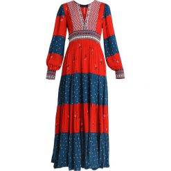 Free People STARLIGHT DRESS Długa sukienka red. Czerwone sukienki damskie marki Free People, bez wzorów, z wiskozy, bez kołnierzyka, z długim rękawem, długie, maxi. Za 959,00 zł.