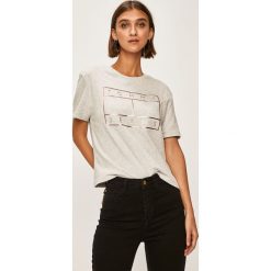 Tommy Jeans - T-shirt. Szare bluzki damskie Tommy Jeans, s, z aplikacjami, z bawełny, z okrągłym kołnierzem. Za 179,90 zł.