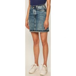 Pepe Jeans - Spódnica jeansowa Revive. Niebieskie spódniczki damskie Pepe Jeans, na co dzień, s, bez wzorów, z bawełny, casualowe, z podwyższonym stanem, mini, proste. W wyprzedaży za 239,90 zł.