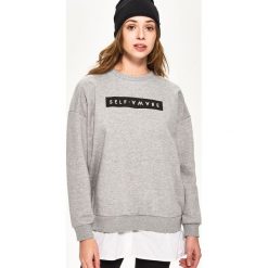 Bluza z napisem - Jasny szar. Szare bluzy damskie marki Sinsay, l, z napisami. Za 49,99 zł.