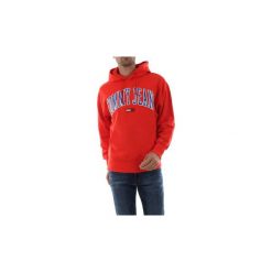 Bluzy Tommy Jeans DM0DM06320 CLEAN COLLEGIATE. Czerwone bluzy męskie Tommy Jeans, s, bez wzorów, z jeansu, bez kołnierzyka, bez rękawów, bez kaptura. Za 328,92 zł.