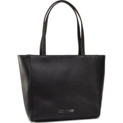 Torebka CALVIN KLEIN - Shopper Sm K60K606665 BAX. Czarne torby damskie na zakupy Calvin Klein, bez wzorów, ze skóry ekologicznej, klasyczne, bez dodatków. Za 539,00 zł.