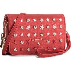 Torebka PATRIZIA PEPE - 2V7214/A3CR-XS08 Stars Red. Czerwone listonoszki damskie marki Patrizia Pepe. W wyprzedaży za 479,00 zł.