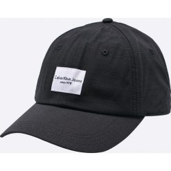 Czapki damskie: Calvin Klein Jeans – Czapka