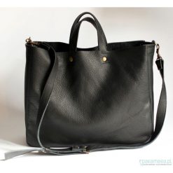 Lea Bag 09. Czarne torebki klasyczne damskie marki Pakamera, w paski, ze skóry, na ramię, duże, bez dodatków. Za 288,00 zł.