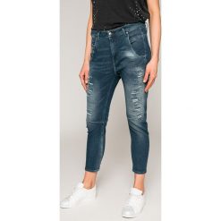 Diesel - Jeansy Fayza-Ne. Niebieskie boyfriendy damskie marki Diesel, m, z obniżonym stanem. W wyprzedaży za 639,90 zł.