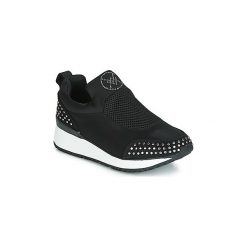 Buty Chattawak FLO. Czarne trampki i tenisówki damskie Chattawak, bez wzorów, bez zapięcia. Za 259,00 zł.