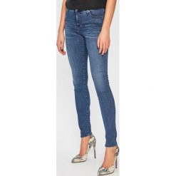 Armani Exchange - Jeansy J01. Niebieskie jeansy damskie Armani Exchange, bez wzorów, z elastanu. W wyprzedaży za 439,90 zł.