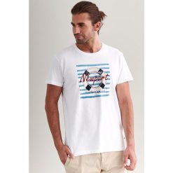 T-shirt w kolorze białym. Białe t-shirty męskie TATUUM, m, z nadrukiem, z bawełny, z okrągłym kołnierzem. W wyprzedaży za 49,95 zł.