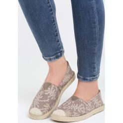 Beżowe Espadryle Just Like You. Brązowe espadryle damskie Born2be, bez wzorów, bez obcasa, na płaskiej podeszwie. Za 29,99 zł.
