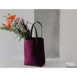 Marmollada - torebka filcowa duża OBERŻYNA. Czarne torebki klasyczne damskie Pakamera, bez wzorów, na ramię, duże, bez dodatków. Za 350,00 zł.