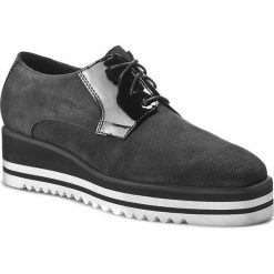 Półbuty SOLO FEMME - 73105-01-F54/B48-03-00 Grafit/Czarny. Szare półbuty damskie Solo Femme, bez wzorów, ze skóry, bez obcasa, na obcasie, bez zapięcia. W wyprzedaży za 169,00 zł.