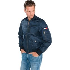 Tommy Hilfiger Kurtka Niebieski. Niebieskie płaszcze męskie TOMMY HILFIGER, l, bez wzorów, z materiału. Za 1343,95 zł.
