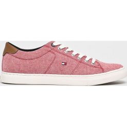 Tommy Hilfiger - Tenisówki Seasonal Textile Sneaker. Czerwone trampki męskie TOMMY HILFIGER, bez wzorów, z gumy, na sznurówki. W wyprzedaży za 239,90 zł.