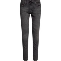 Jeansy Regular Fit Tommy Jeans DM0DM06371. Szare jeansy męskie Tommy Jeans, m, bez wzorów. W wyprzedaży za 279,00 zł.