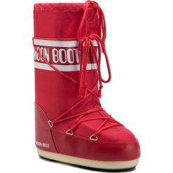 Śniegowce MOON BOOT - Nylon 14004400003 Rosso D. Czerwone kozaki damskie Moon Boot, na zimę, ze skóry ekologicznej, bez zapięcia. W wyprzedaży za 249,00 zł.