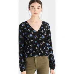 Kopertowa bluzka - Beżowy. Brązowe bluzki damskie marki Sinsay, s, bez wzorów, bez kołnierzyka, bez rękawów. Za 39,99 zł.