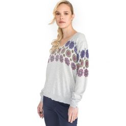 Desigual Kerala Sweter Szary. Szare bluzy damskie Desigual, s, z haftami, z bawełny, bez rękawów, bez kaptura. Za 361,95 zł.