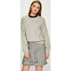 Vero Moda - Sweter. Szare swetry damskie Vero Moda, s, z aplikacjami, z poliesteru, bez rękawów, bez kaptura. W wyprzedaży za 59,90 zł.