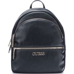 Guess Manhattan Plecak Czarny. Czarne plecaki damskie Guess, w paski, z materiału. Za 593,95 zł.