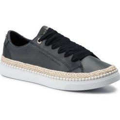 Espadryle TOMMY HILFIGER - Tommy Jute City Sneaker FW0FW04145 Midnight 403. Niebieskie espadryle damskie TOMMY HILFIGER, bez wzorów, ze skóry, bez obcasa, na płaskiej podeszwie. W wyprzedaży za 259,00 zł.