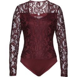 Body koronkowe bonprix czerwony klonowy. Czerwone koszulki damskie bonprix, w koronkowe wzory, z koronki, bez kołnierzyka. Za 54,99 zł.