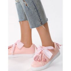 Różowe Buty Sportowe True Sadness. Różowe buty sportowe damskie Multu, bez wzorów, sportowe. Za 29,99 zł.