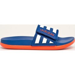 Adidas - Klapki dziecięce. Niebieskie sandały dziewczęce Adidas, z materiału, bez zapięcia. Za 129,90 zł.