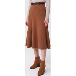 Brązowa Spódnica Marston. Pomarańczowe spódniczki damskie Born2be, s, w paski, z dzianiny, z podwyższonym stanem, midi, rozkloszowane. Za 79,99 zł.