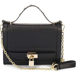 Skórzana torebka w kolorze czarnym - 24 x 18 x 4 cm. Czarne torebki klasyczne damskie Black Bags, w paski, ze skóry, na ramię, bez dodatków. W wyprzedaży za 307,95 zł.