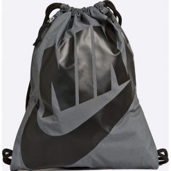 Nike Sportswear - Plecak. Szare plecaki męskie marki Nike Sportswear, z poliesteru. W wyprzedaży za 59,90 zł.